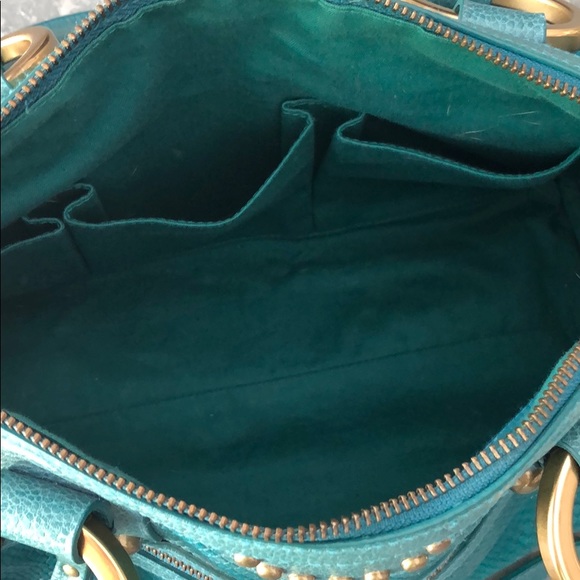 Absolutely gorgeous Isabella Fiore purse - Picture 2 of 4